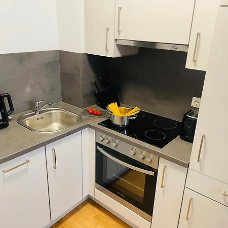 Apstay Prime I Parking Option I Self Check-in 3*