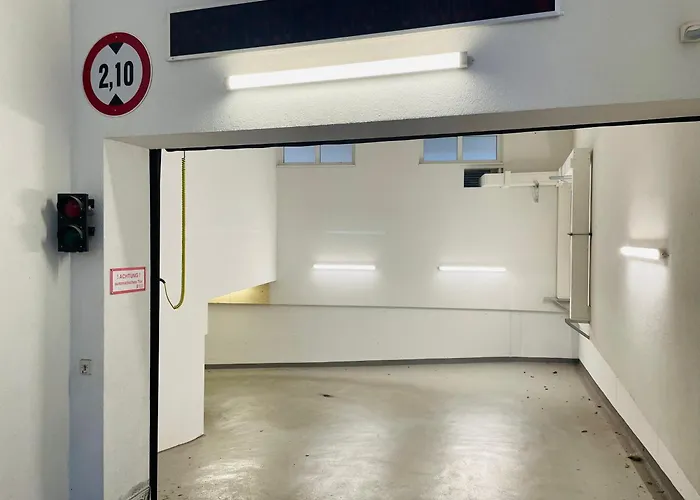 Apstay Prime I Parking Option I Self Check-in 3*